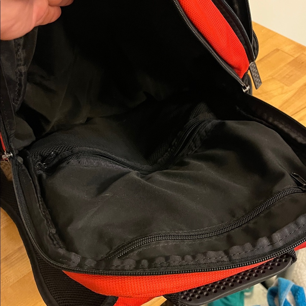 Ferrari Puma Red and Black Backpack with Logo - Picture 3 of 8